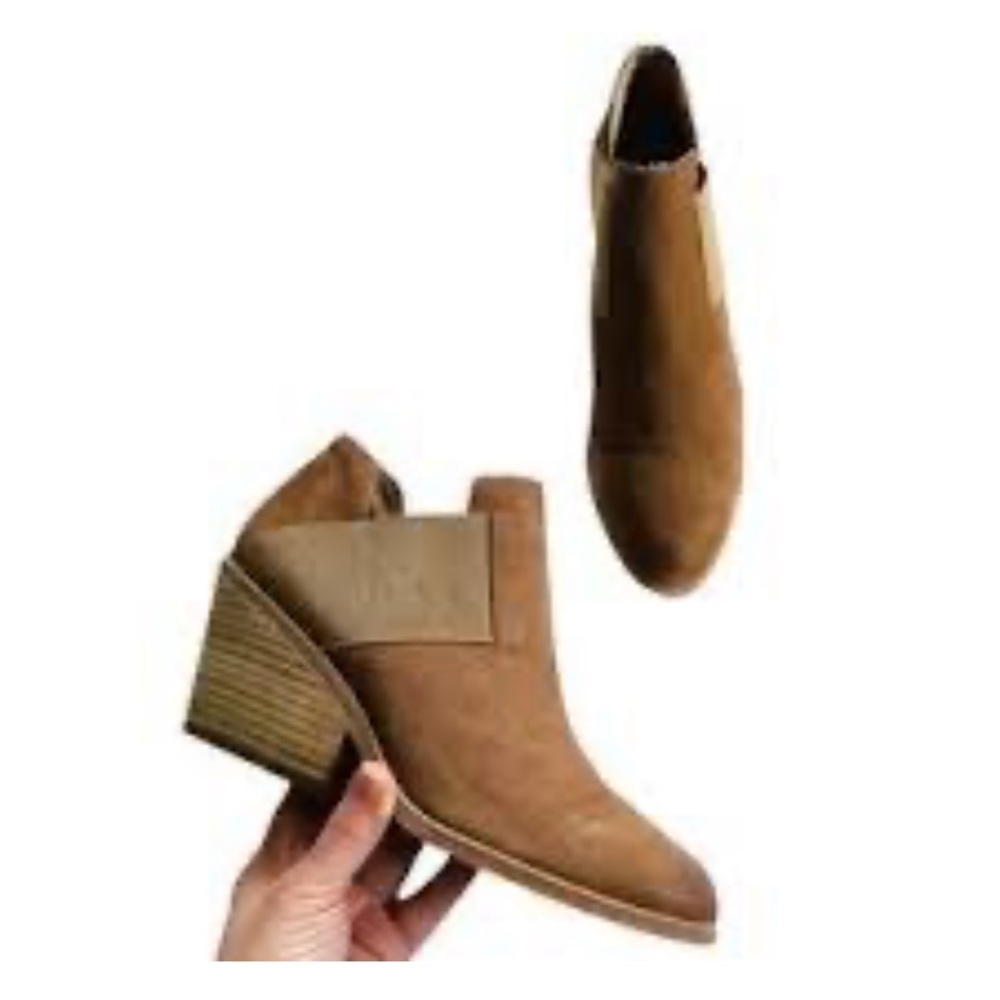 Eileen Fisher Tan Suede Booties with Stretch Sides Size 8